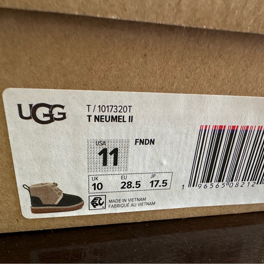 UGG Neumel II Boot - Picture 8 of 8